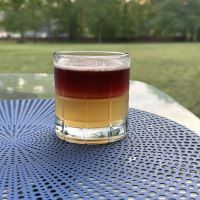 picture of a New York Sour in a rocks glass